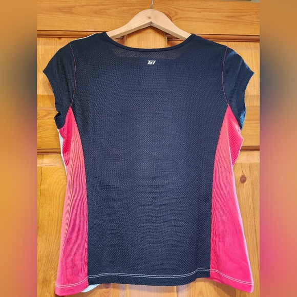 Tail Tech Athletic Cao Sleeve Tee, Floral Design, Size Small - Picture 3 of 10